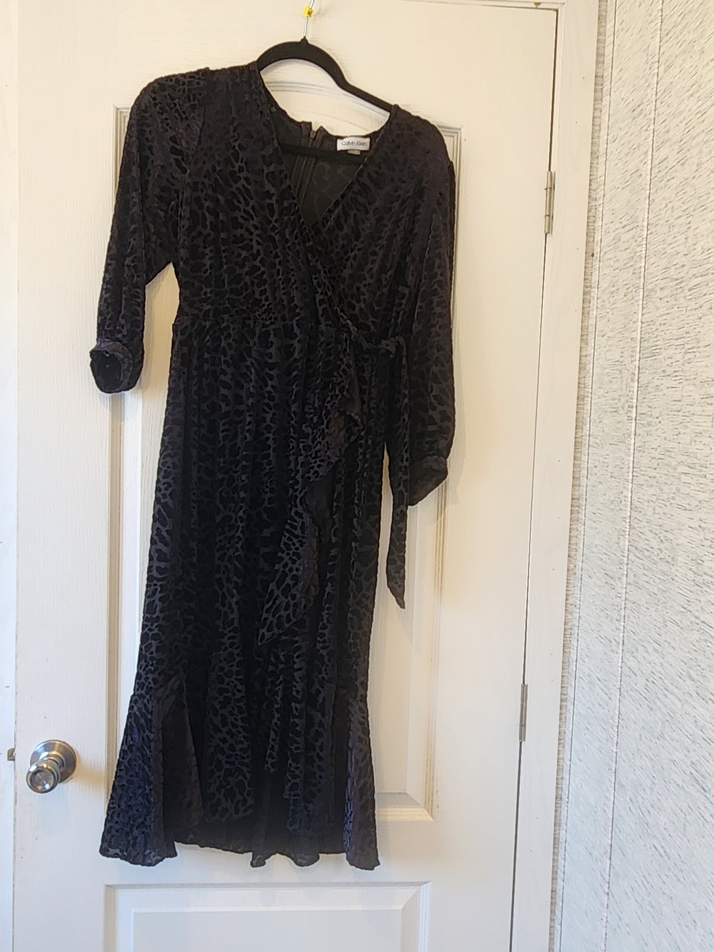 Calvin Klein Black Velvet Leopard-Texture Wrap Maxi Dress 10 Euc